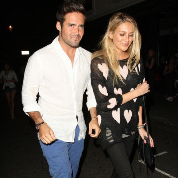 💥ICONIC💥WILDFOX All Over LOVE Distressed Lennon Sweater in Black & Pink - Picture 4 of 13